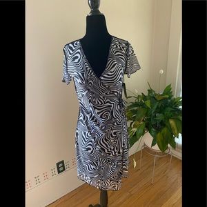 Caution To The Wind S/ S Wrap Dress - NWT - Size Small
